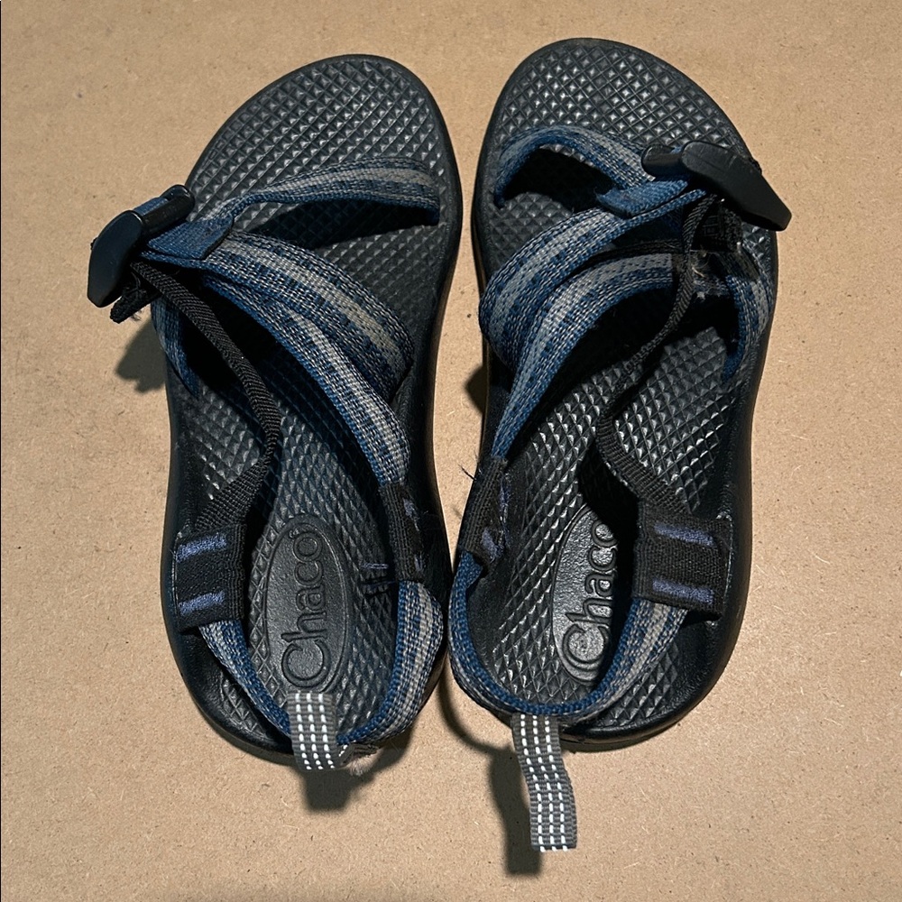 Kid’s Chaco water sandals